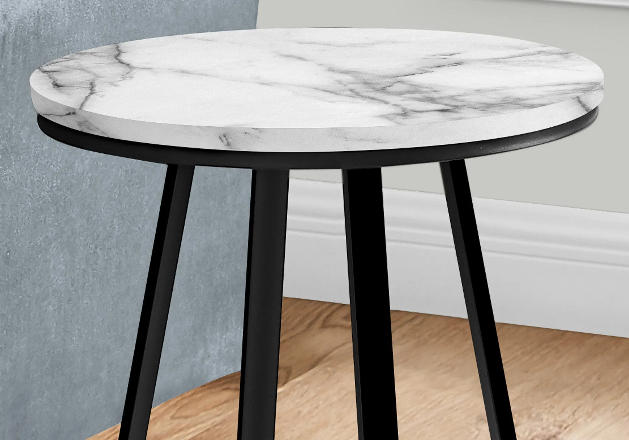 22" Black And White Faux Marble Round End Table By Homeroots