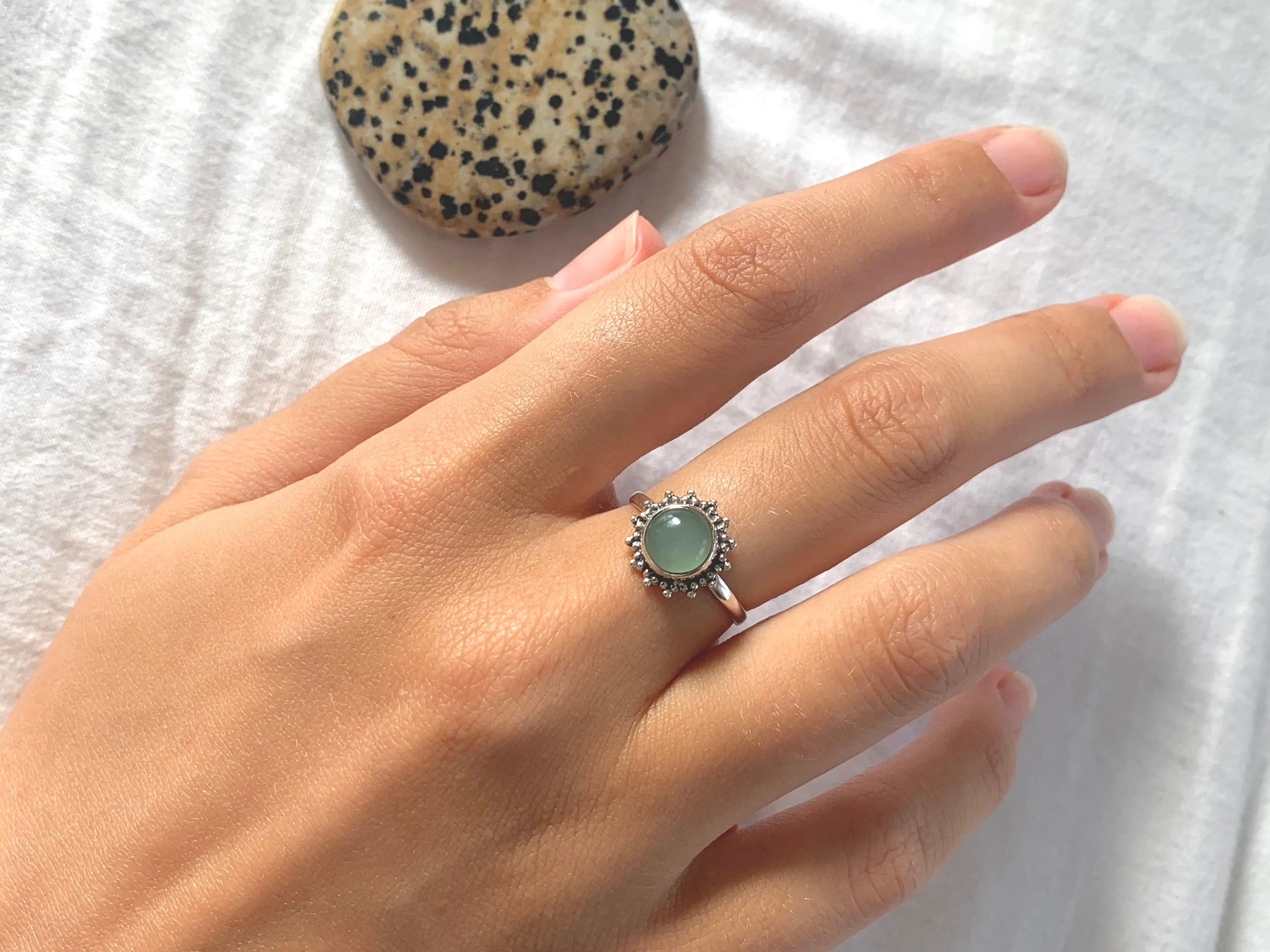 Green Chalcedony Sole Ring