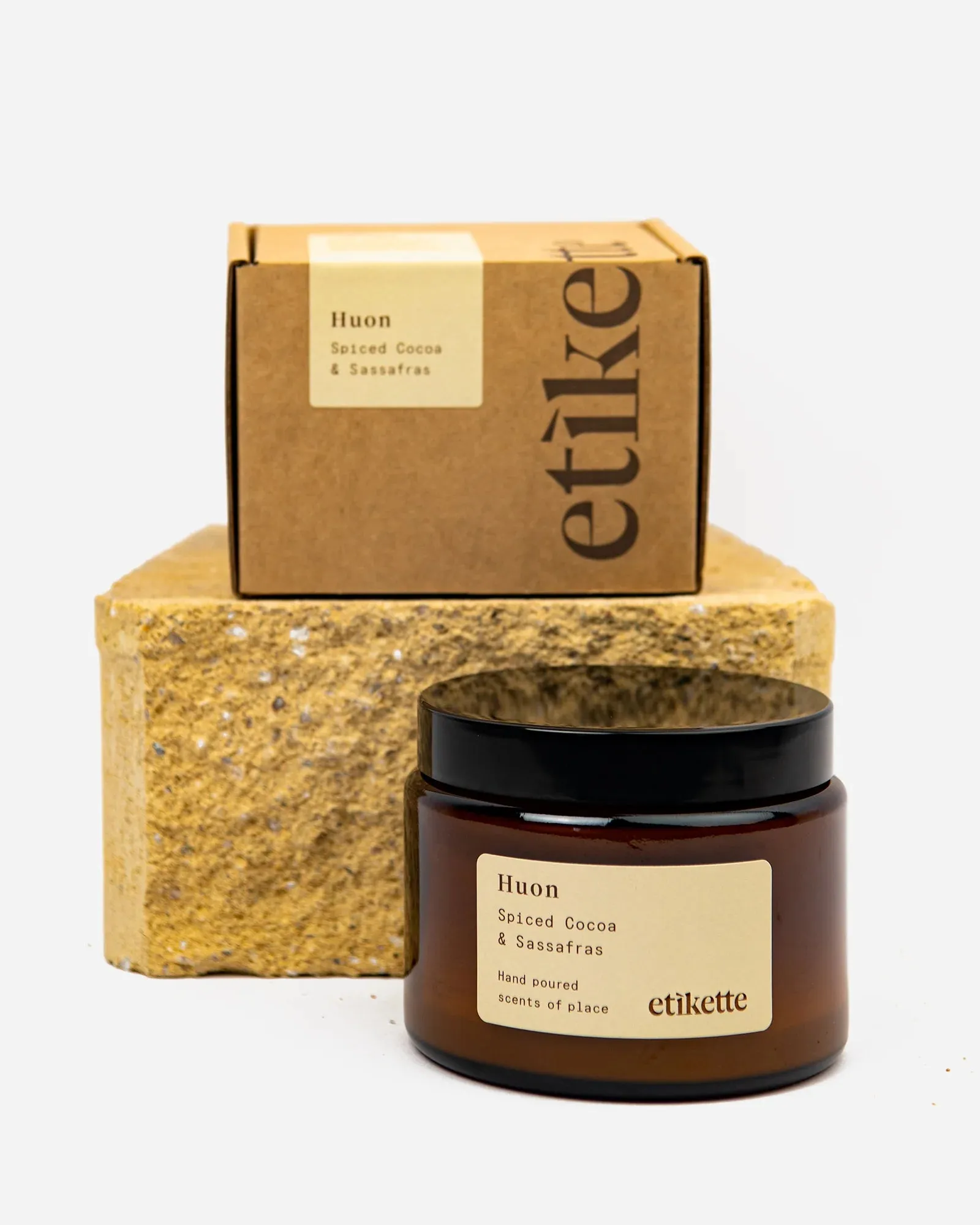 Huon // Spiced Cocoa   Sassafras Etikette Candle